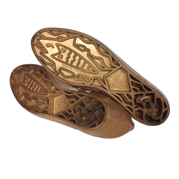 MARC JACOBS Gold Surf Jelly Perforated Polka Dot Closed Toe Sandals 35 (5) - Picture 8 of 11